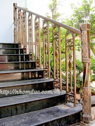 Cầu thang hợp kim nhôm đúc, cầu thang nhôm đúc thay thế cho các sản phẩm cầu thang khác. Cầu thang nhôm đúc bền, đẹp, thẩm mỹ.
