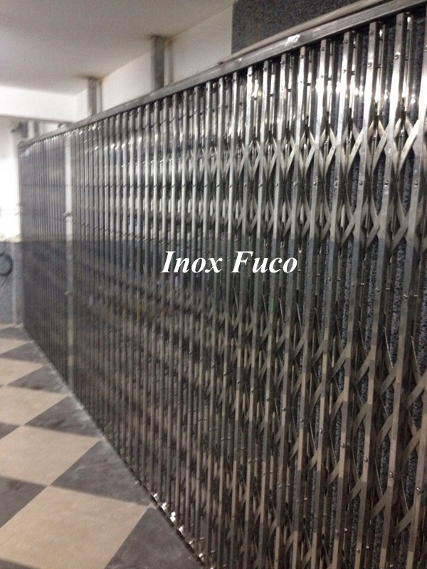 Cửa xếp INOX Hộp 304, đây là loại cửa xếp INOX hộp 20x20 cao cấp nhất hiện nay. Cửa xếp INOX hộp 304 tại Hà Nội và các tỉnh,