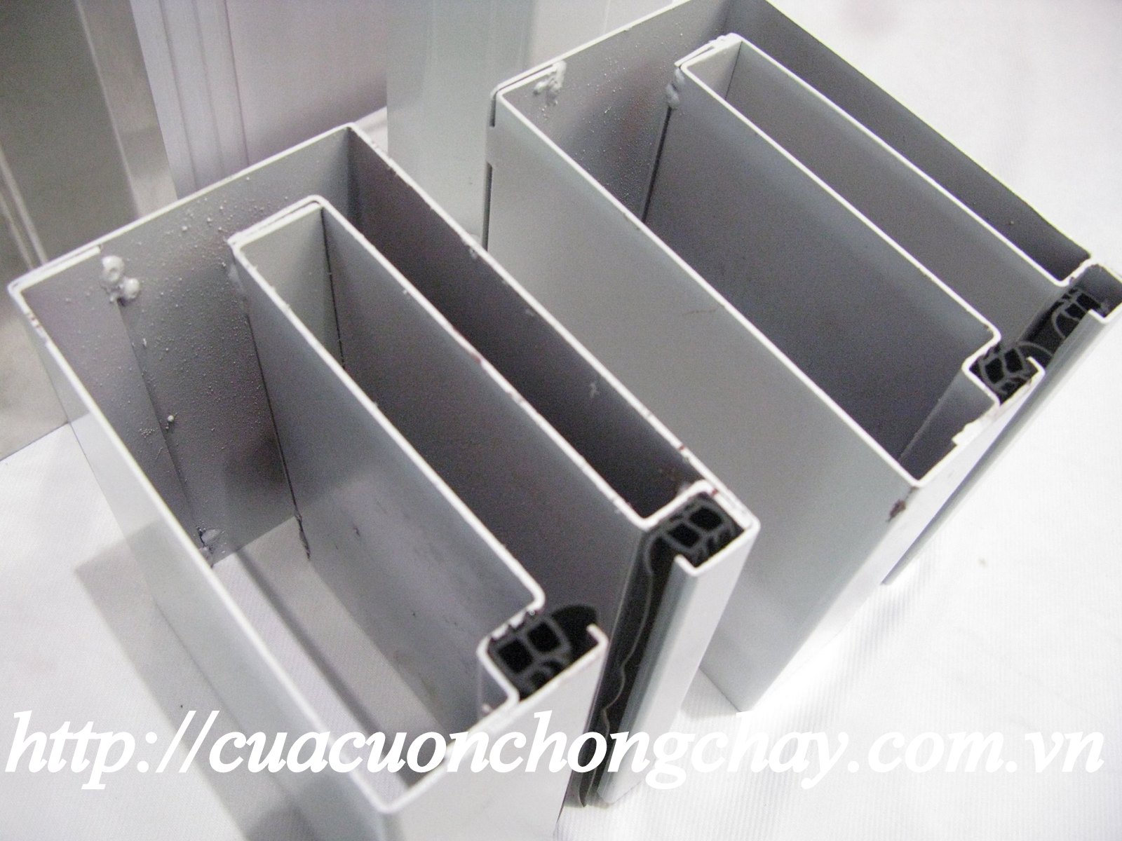 Cửa cuốn chống cháy 2 lớp INOX